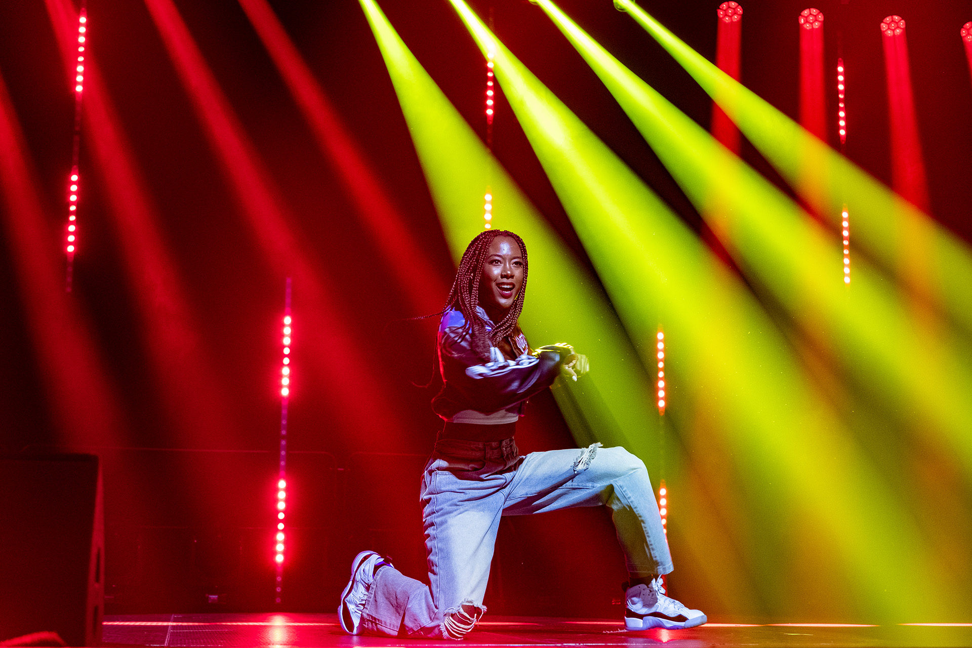 Danseres JayB op het podium