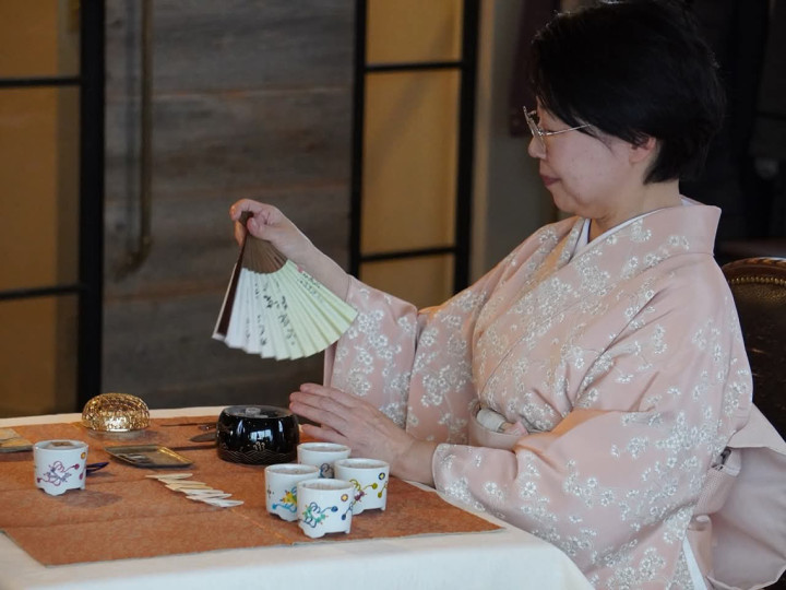 Preparation of the kōgō or incense kiln