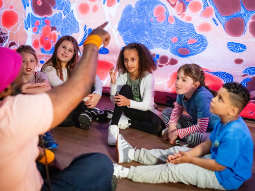 Schoolprogramma de kunst van alles in Wereldmuseum